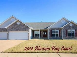 2012 Blossom Bay Court St, Peters, MO 63376
