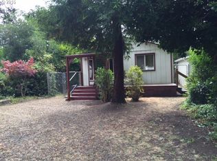 9 Village St, Florence, OR 97439