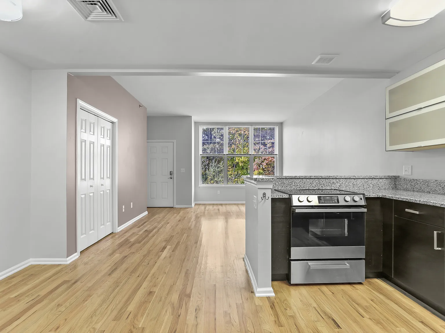 102 Lansdale Avenue Residential - Apt M — Photo 2