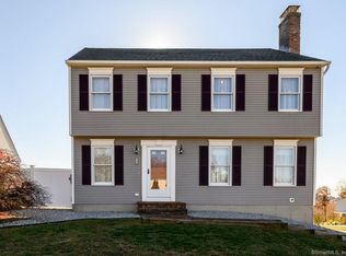 30 Mallard Ln, Clinton, CT 06413