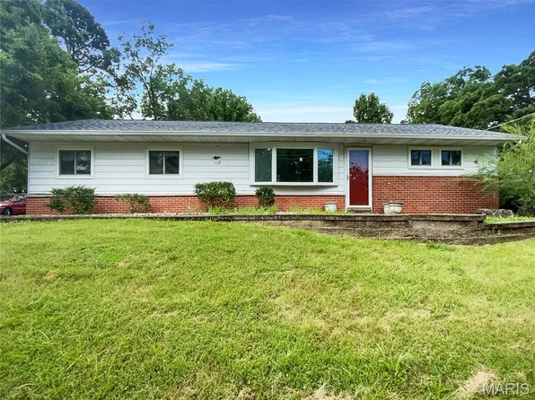 1112 N 2nd St, Festus, MO 63028