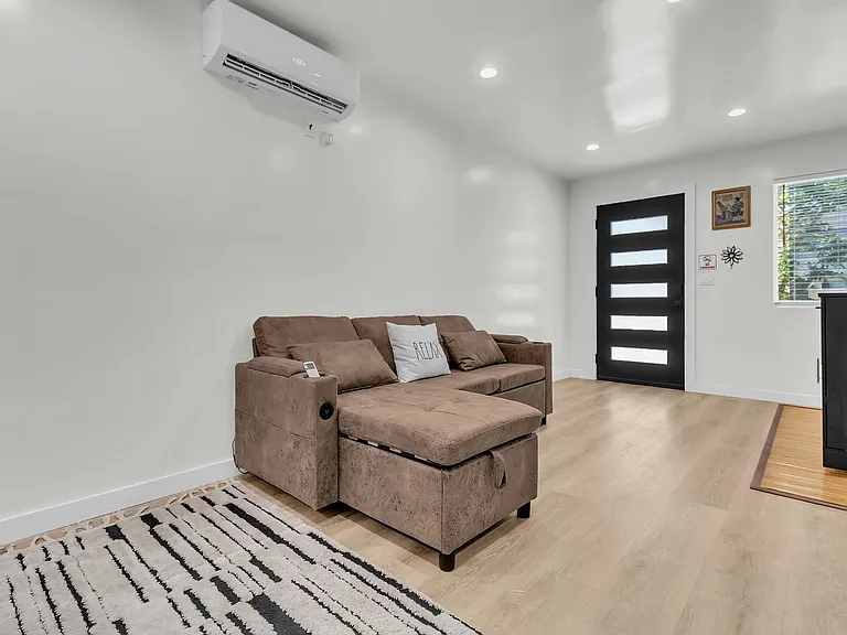 7597 Washington Dr — Photo 10