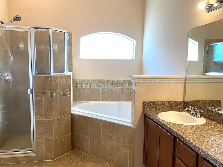 250 Highland Meadows Ct — Photo 23