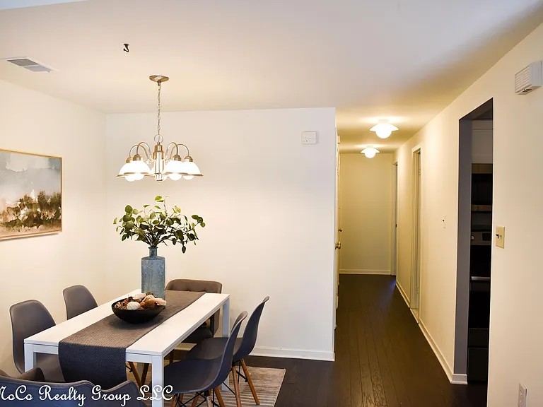 20 Andrew Pl — Photo 7