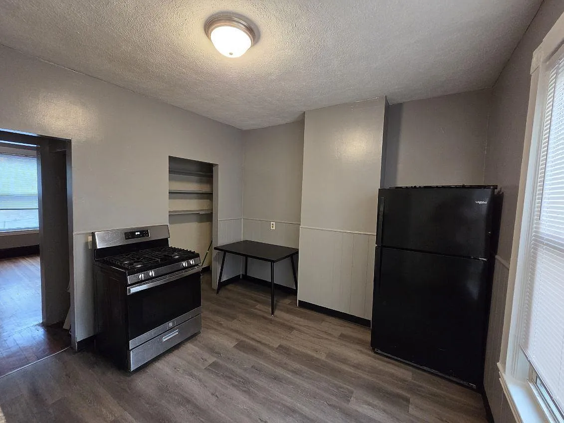2 bed, 1200 sqft, $2,750 — Photo 2