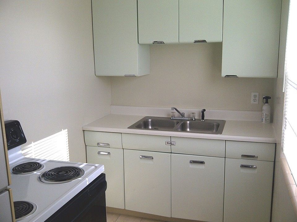 2nd image of 1731 Stewart St APT 5