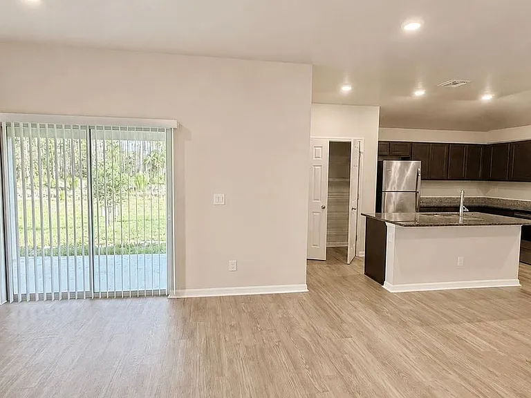 361 Greenbriar Blvd — Photo 4