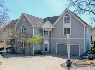 1282 NE River Rd, Lake Milton, OH 44429