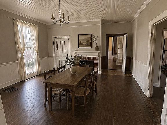 Virtually staged dining 