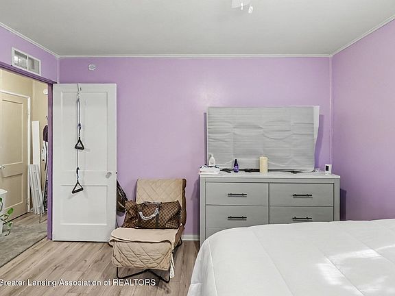 5th image of 2715 Marion Ave