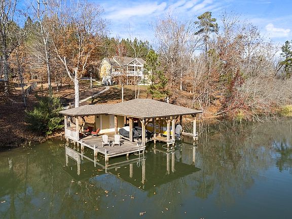 2nd image of 148 Waterlyn Dr