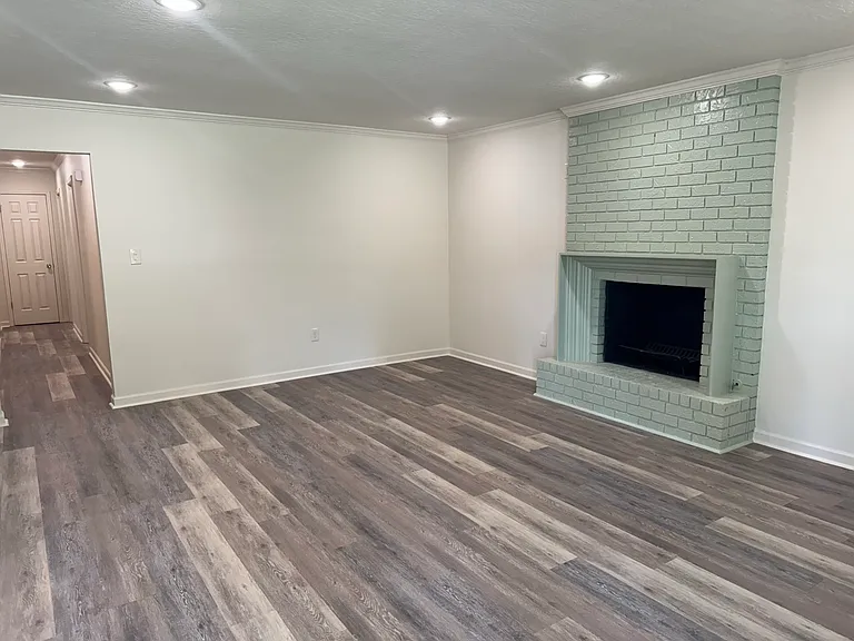 104 Comanche Dr — Photo 4