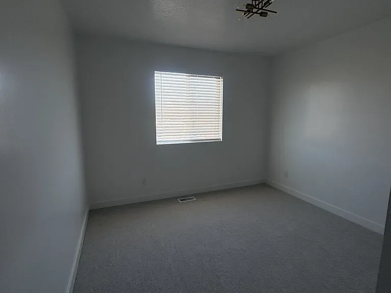 1220 N 275 W — Photo 22