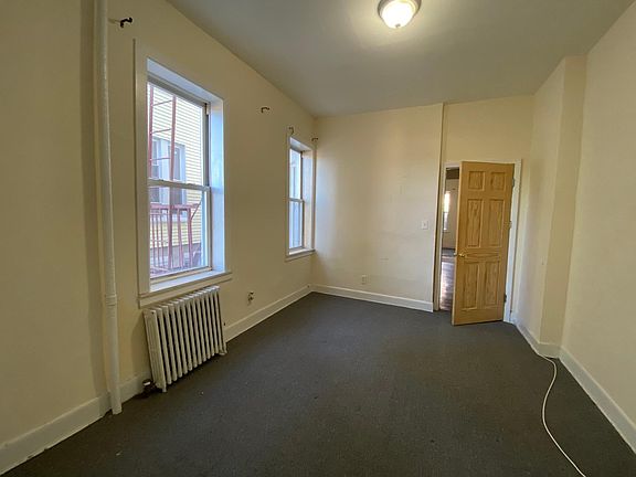 3rd image of 163 Warburton Ave