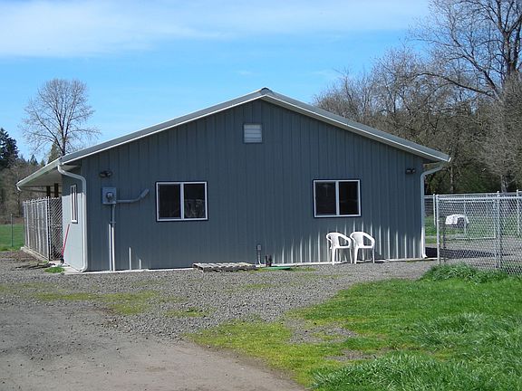 Kennel Building