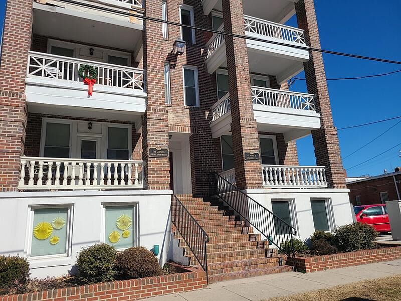 1st image of 112 W 39th St APT 6