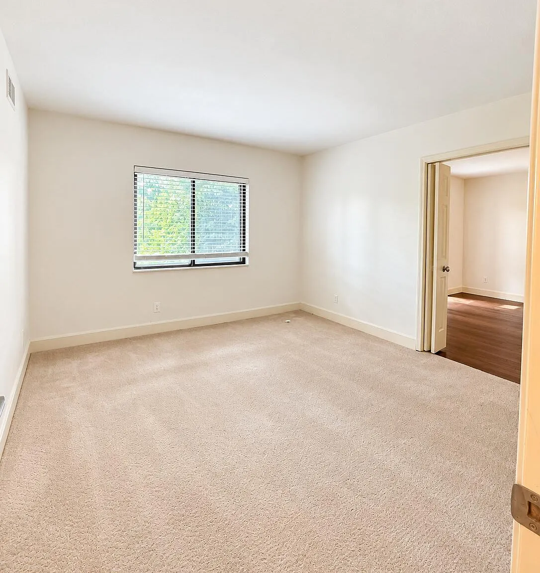 2 bed, 2.0 bath, 1213 sqft, $2,000 — Photo 1