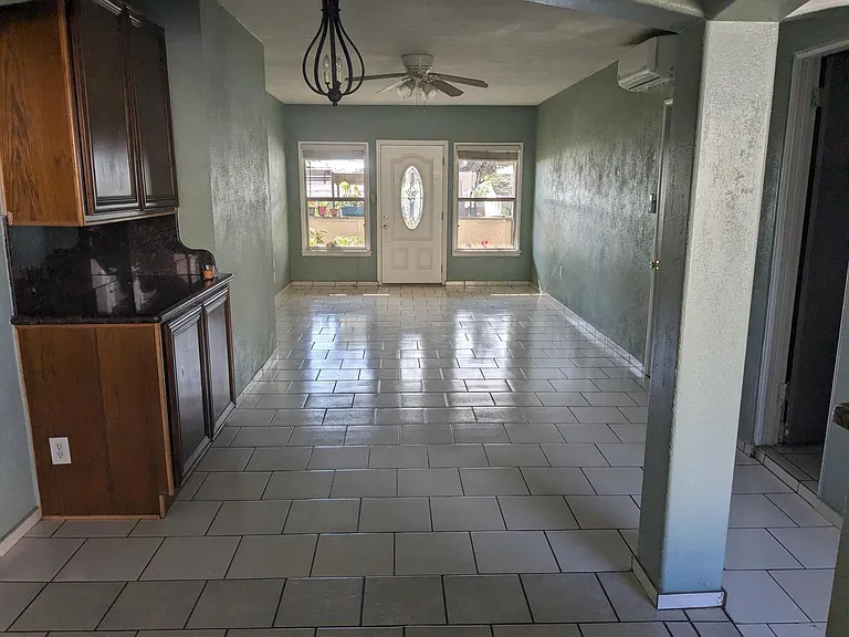 12419 Bryant St — Photo 9