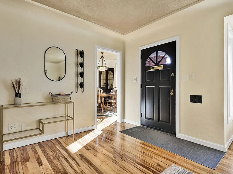 2306 W Madison Ave — Photo 2