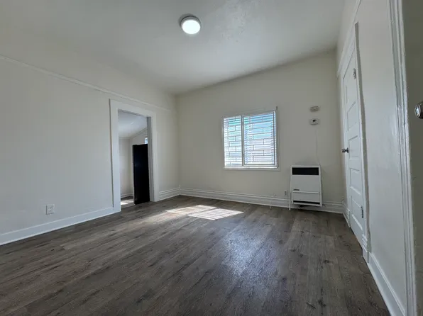 1647 W 12th Pl APT 3, Los Angeles, CA 90015
