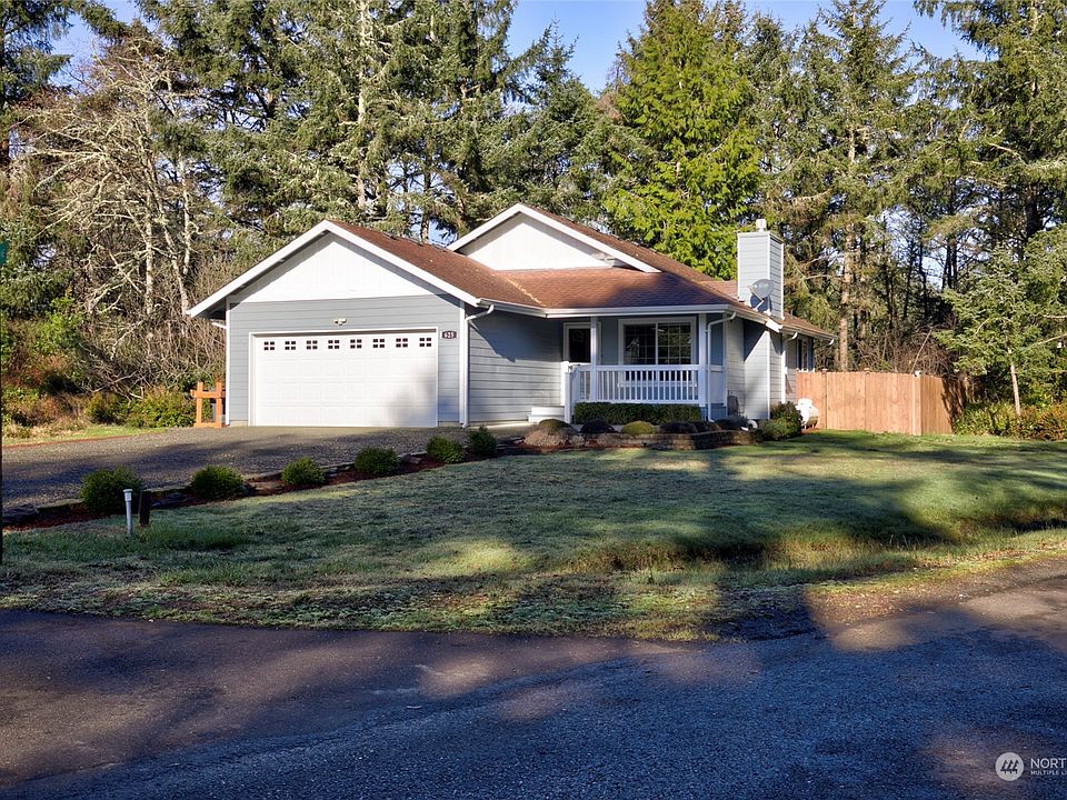 1st image of 625 Woodland Loop NE