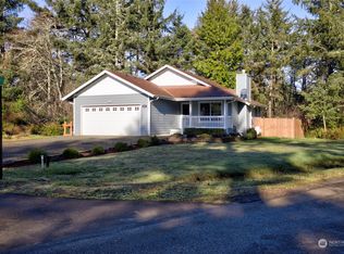 625 Woodland Loop NE, Ocean Shores, WA 98569