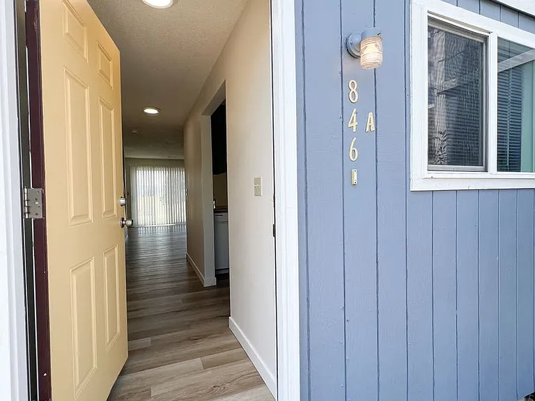 846 Homedale Rd — Photo 2