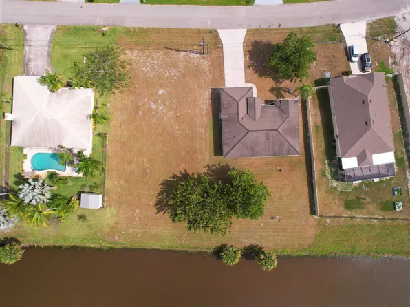 208 SW Ridgecrest Drive, Port St Lucie, FL 34953