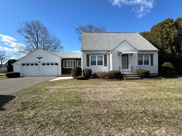 540 Cooper St, Agawam, MA 01001