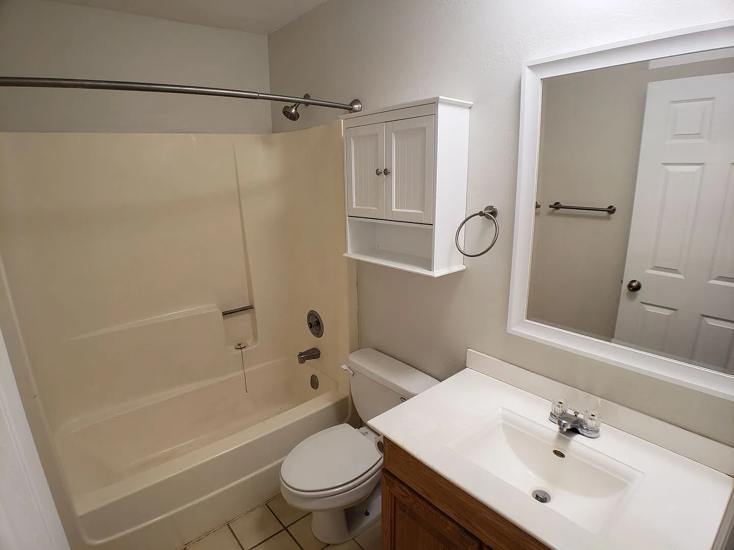 2 Bedroom 1 Bath — Photo 3