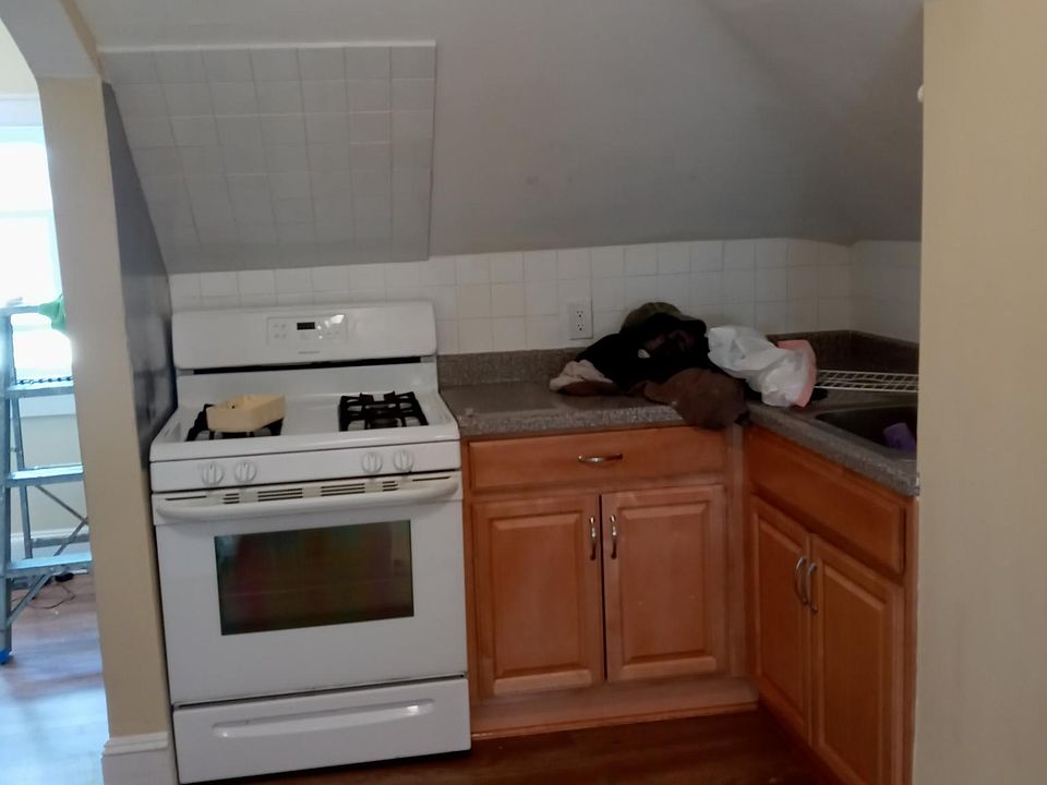 1st image of 246 Hayward St