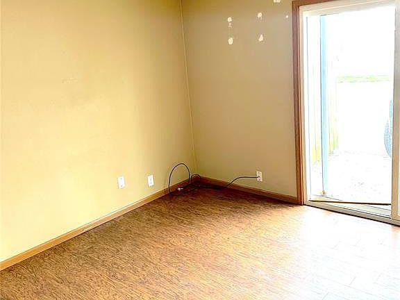 4th image of 5 Sarpy Rd APT D