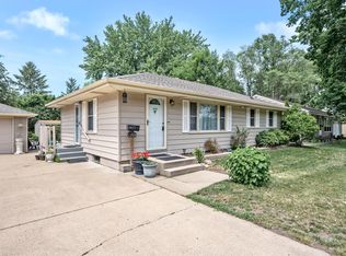 1333 Valley St, Chaska, MN 55318