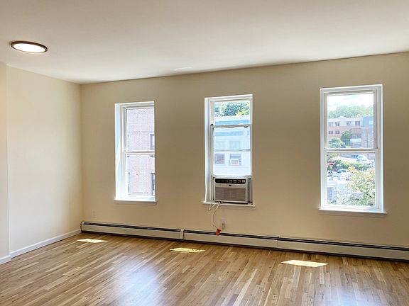 5th image of 537 Warburton Ave #4