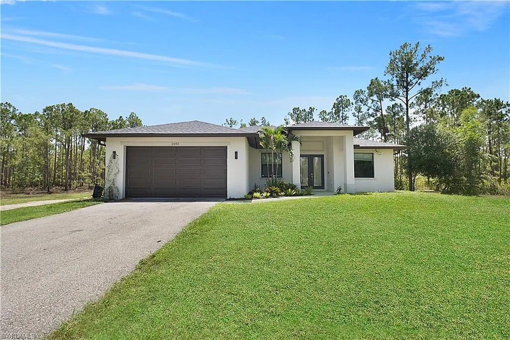 3 bed, 2.0 bath, 1713 sqft, $3,200 — Photo 1