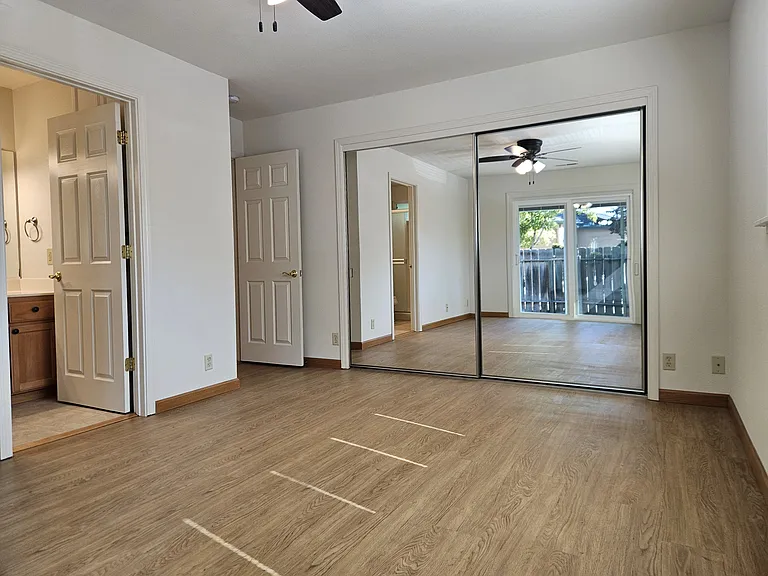 284 Grove Way — Photo 7