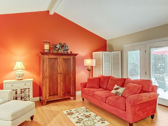 4th image of 2928 Mandarin Meadows Dr S