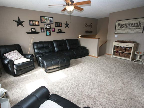 5th image of 202 Knolls End Dr