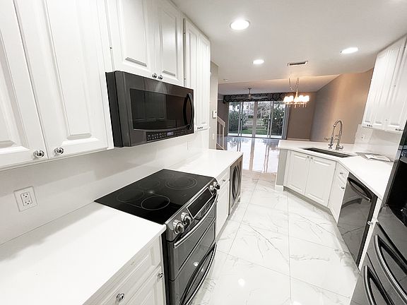 4th image of 134 Santa Barbara Way