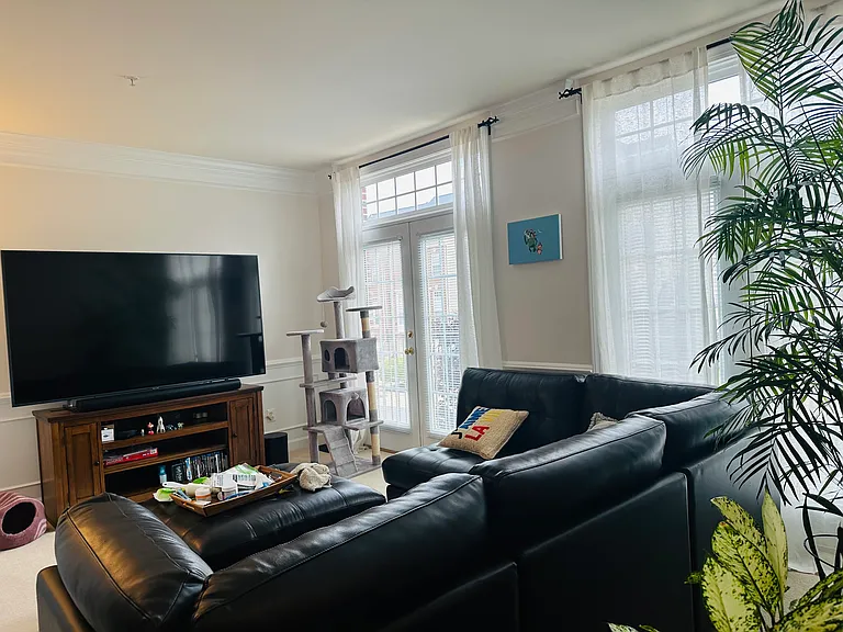 1524 Artillery Ter NE — Photo 6