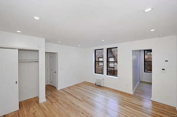 Rented by Aether Property Group | media 22