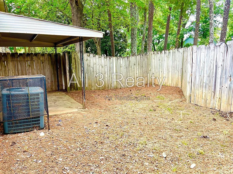 215 Sheraton Ct — Photo 16