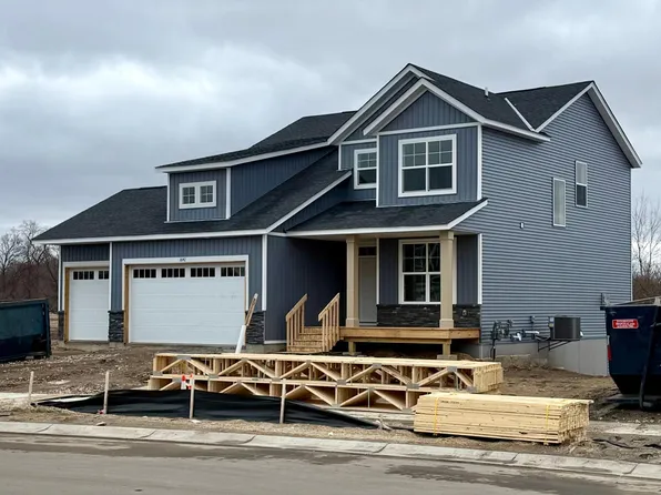 1642 Meadows Dr, East Bethel, MN 55011