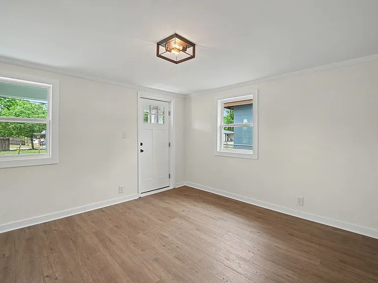 602 Staley Ave — Photo 6