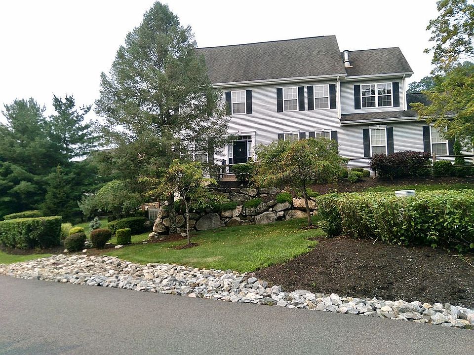 1st image of 40 Mulberry Dr