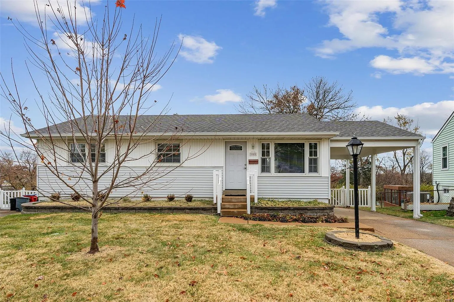 9909 Solar Ln photo 1