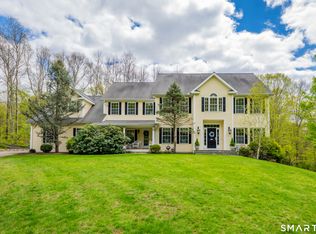 8 Curtiss Meadows, Woodbury, CT 06798