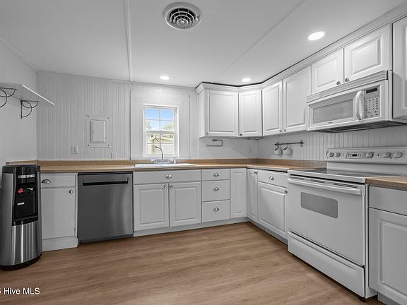5th image of 708 Fisher Street