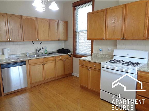 3rd image of 1235 W Cornelia Ave #6bgkuhp4r