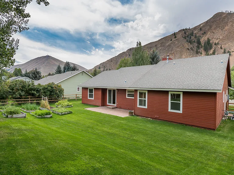 640 Northstar Dr — Photo 14